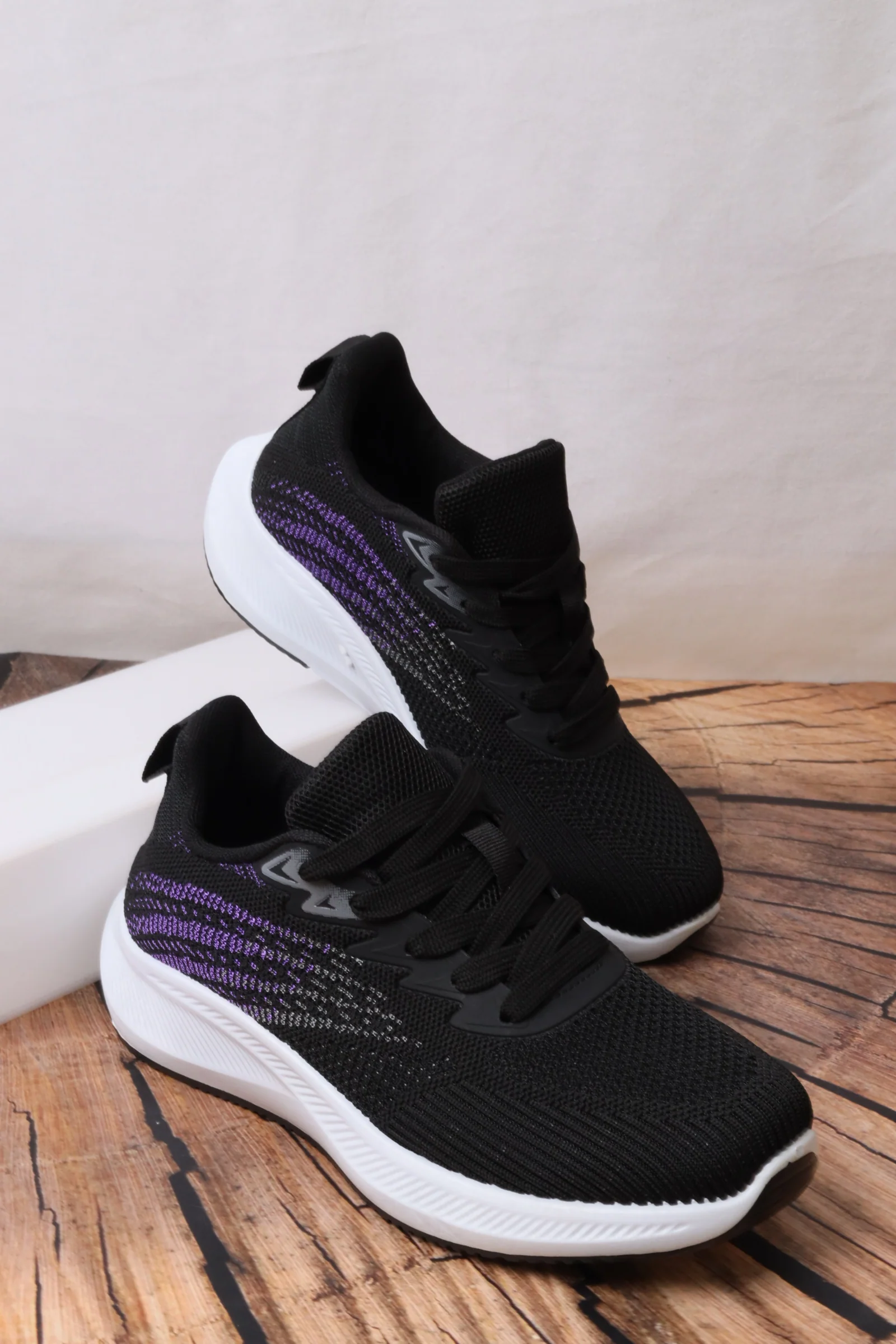 LS1119 حذاء رياضي نسائي - Image 6